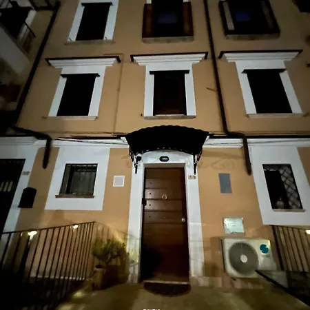 Frühstückspension Arco Di Pietra 3*