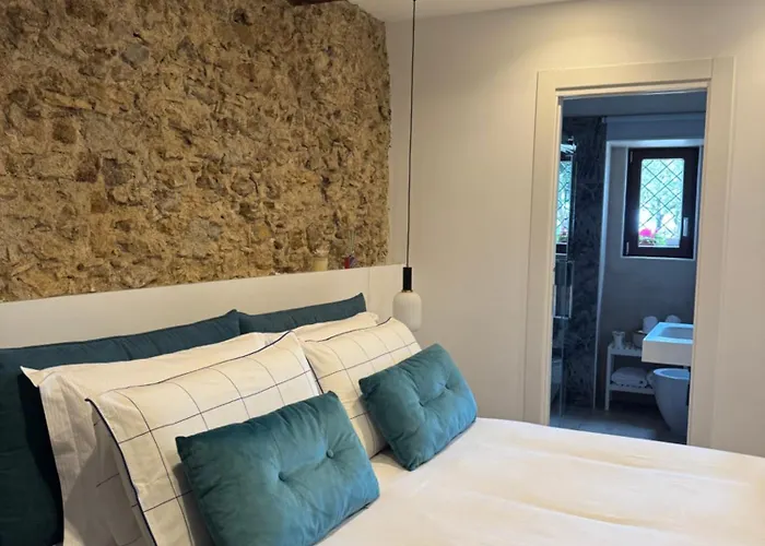 Arco Di Pietra Bed & Breakfast